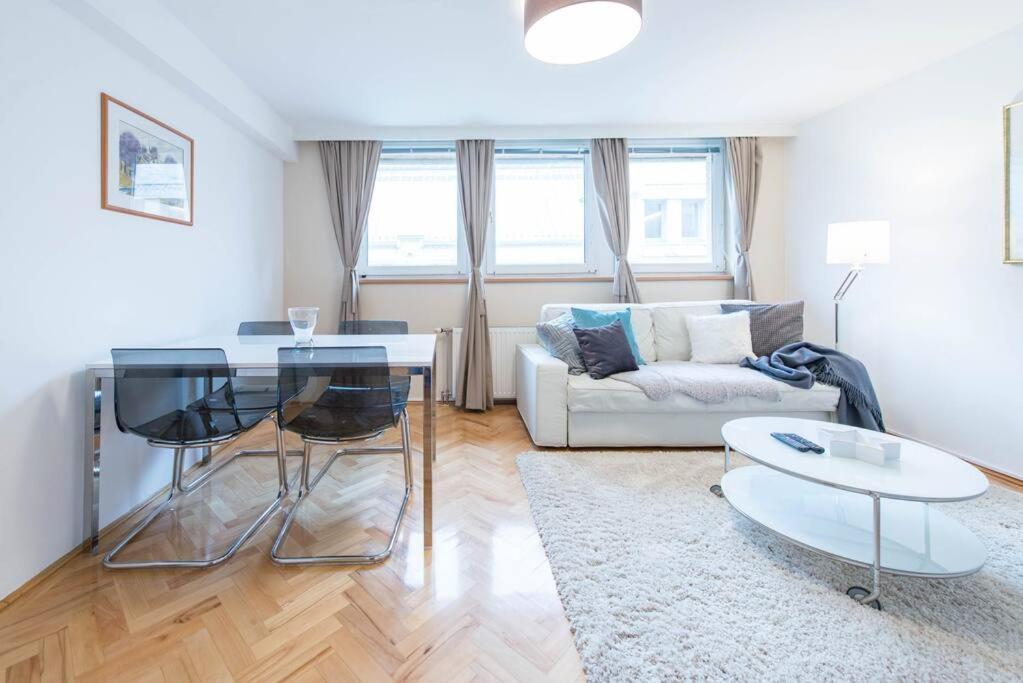 Venus Apartments - Renate Budapest Luaran gambar