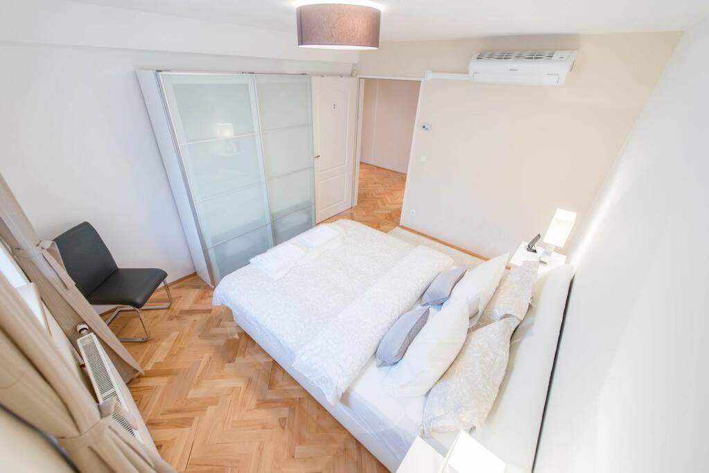 Venus Apartments - Renate Budapest Luaran gambar